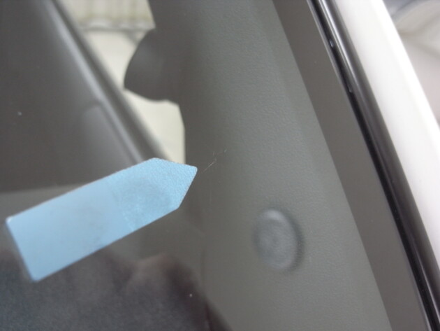 トヨタハイエース　フロントガラス修理