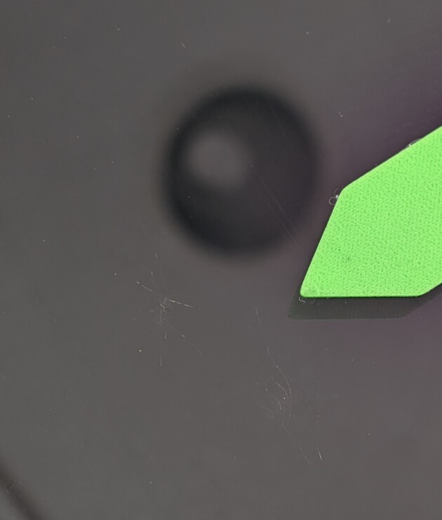 ノア1.1cmと1.5cmのひび割れ