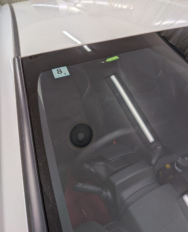 プリウス1.8cmのひび割れ