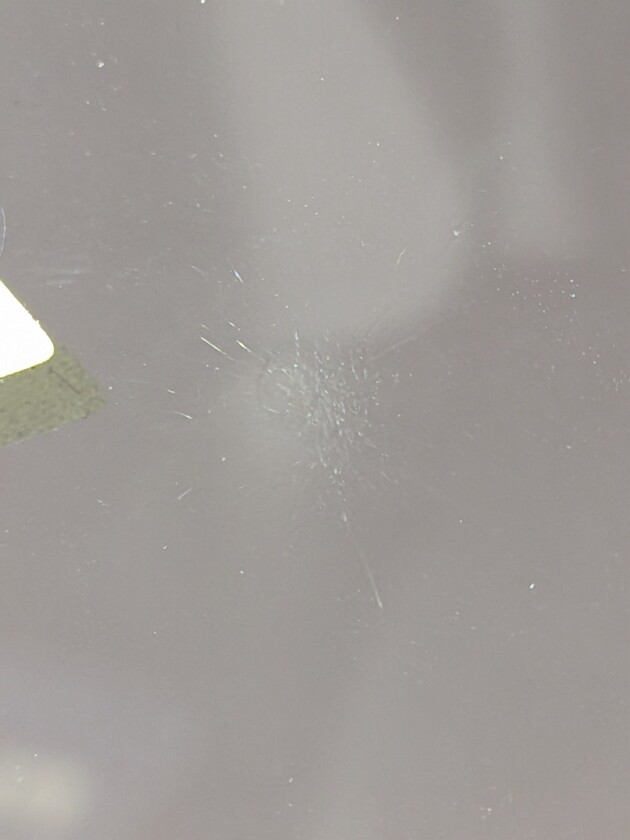 BMWX5ひび割れ2.5cm