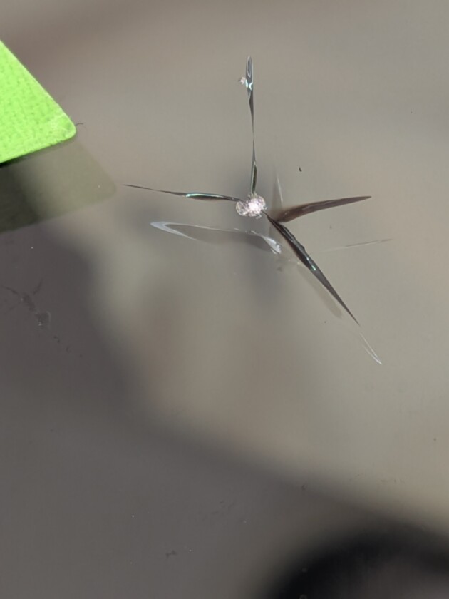 ノア1.6cmのひび割れ