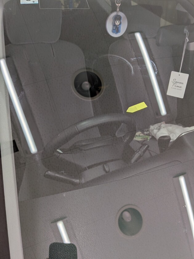 シエンタ1.6cmのひび割れ