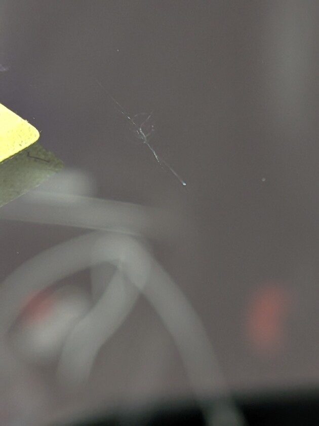 C220d1.9cmのひび割れ