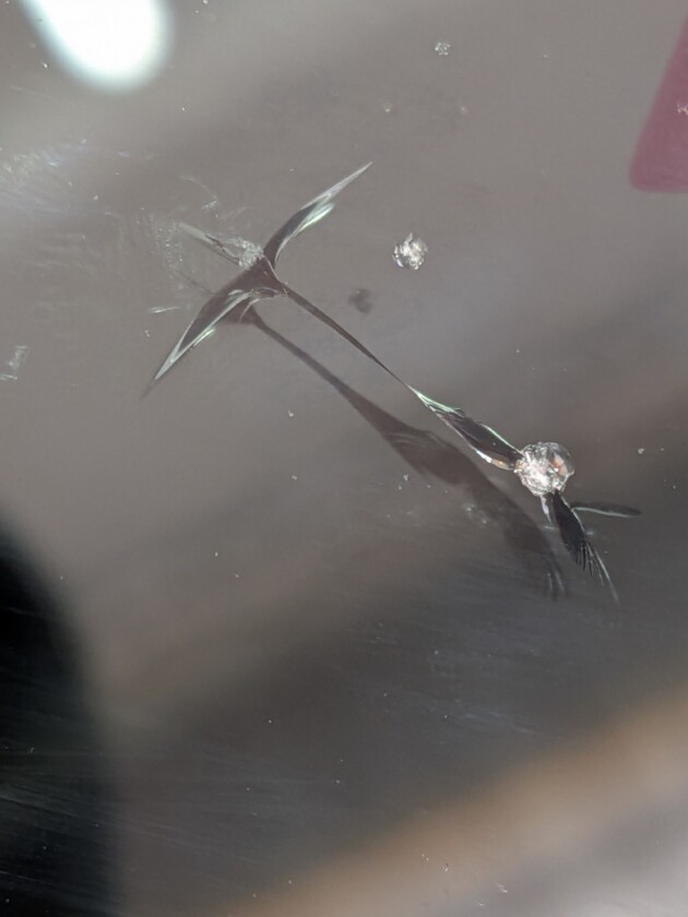 ハスラー1.8cm衝撃点2つのひび割れ