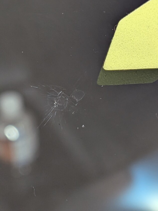 アルファード3cmのひび割れ