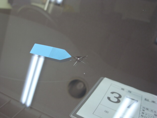 スズキソリオ フロントガラス修理