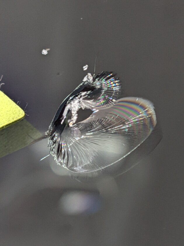 BMWXM1.7cmのひび割れ