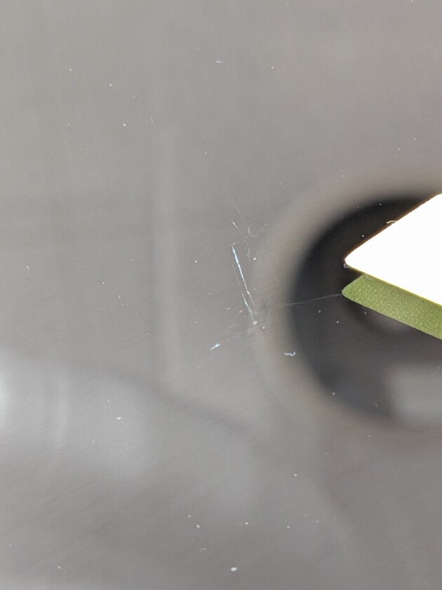 ハイエース1.5cmと1cmのひび割れ