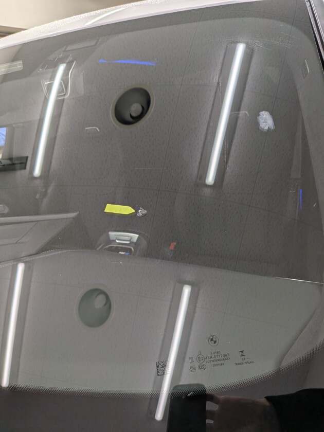 BMWXM1.7cmのひび割れ