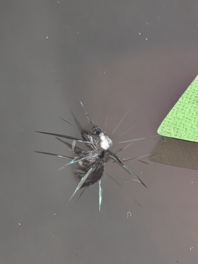 アウトランダー1.5cmのひび割れ