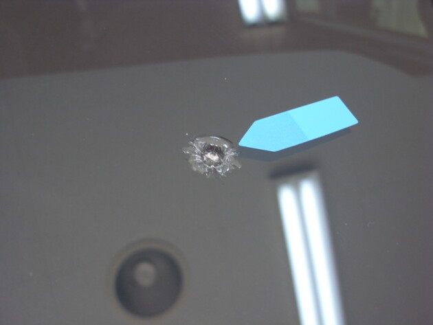 トヨタヴォクシー フロントガラス飛び石