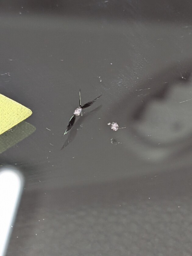 ZR-V2カ所のひび割れ