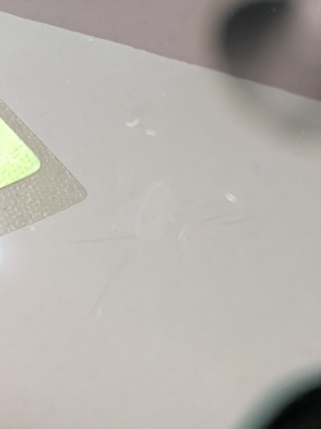 ジープラングラー1.8cmのひび割れ