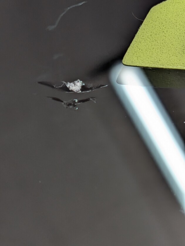 ロードスター1cmのひび割れ