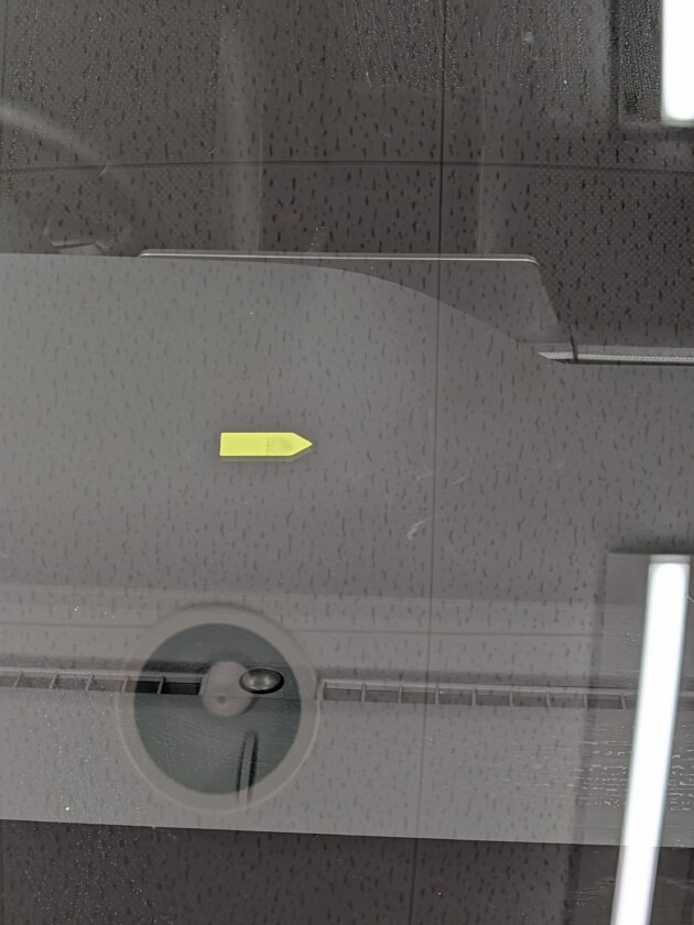 ヴォクシー1.5cmのひび割れ