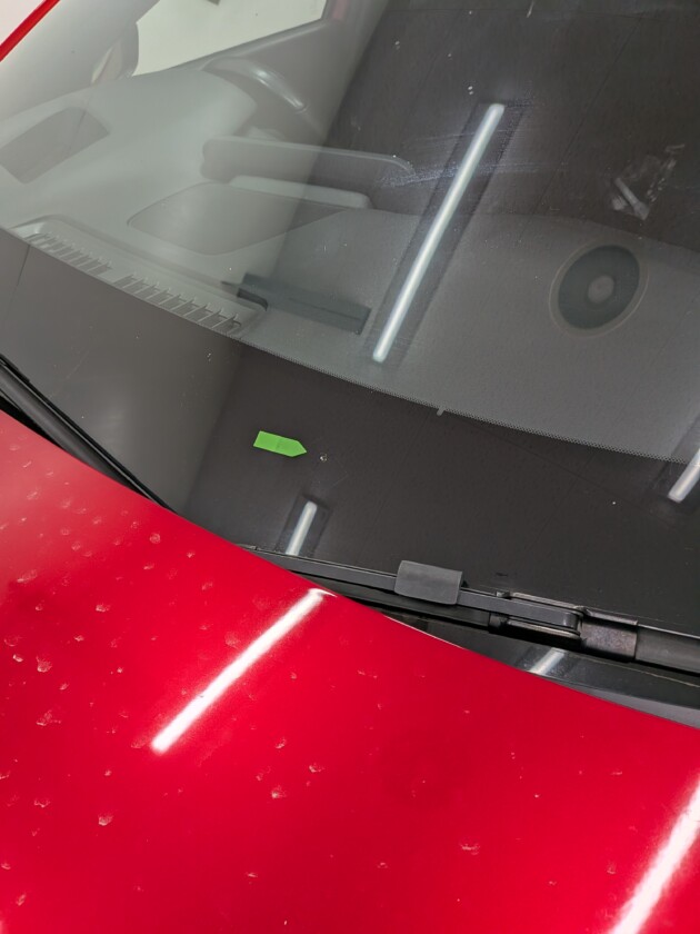 マツダ3ウインドリペア2.3cmのひび割れ