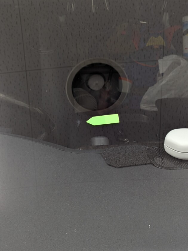 ハイエース直径2.2cmのひび割れ