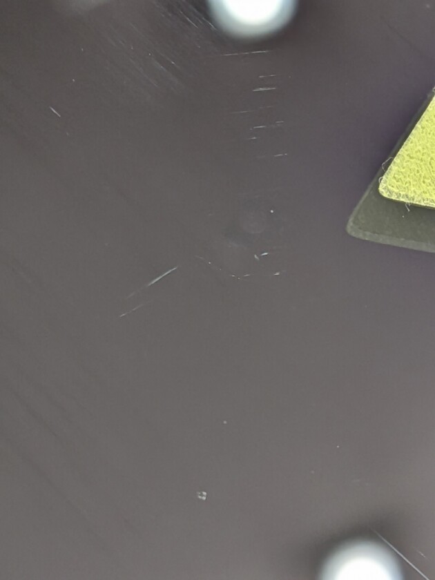 アウディTT1.1cmのひび割れ