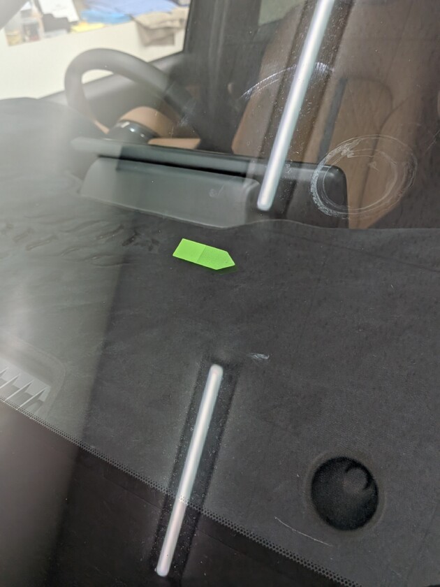 CX-60ウインドリペア1cmのひび割れ