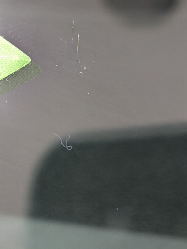 ムーブキャンバス1cmのひび割れ