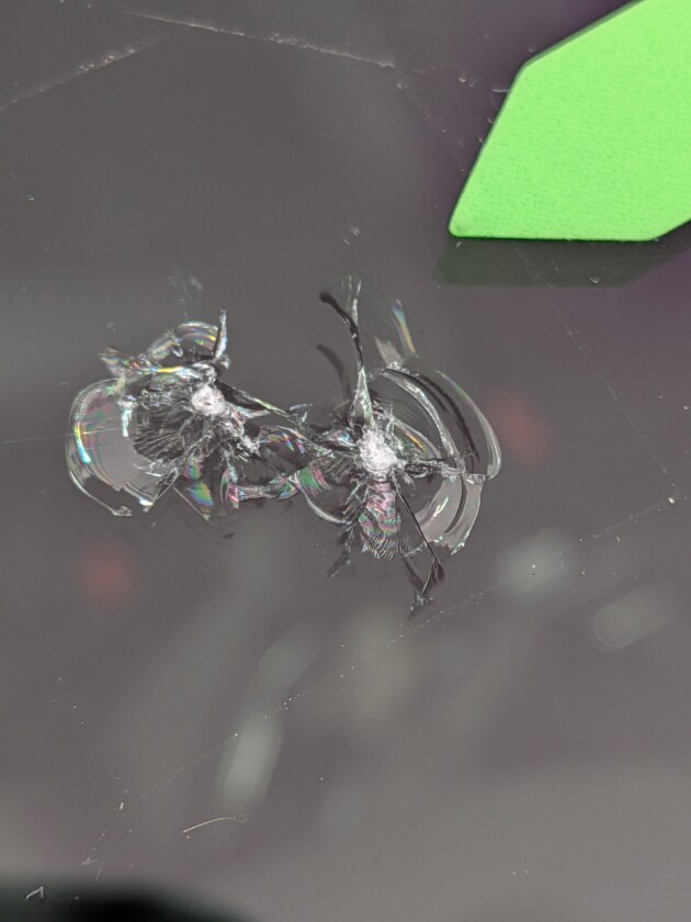 ZR-V2つのひび割れ