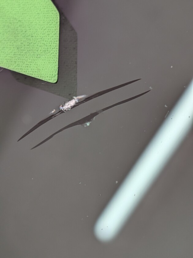 GSF2cmのひび割れと穴埋め