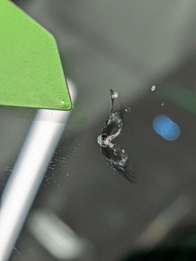 E200ウインドリペア1.2cmのひび割れ