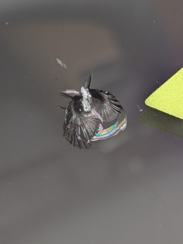 LBX1.7cmのひび割れ