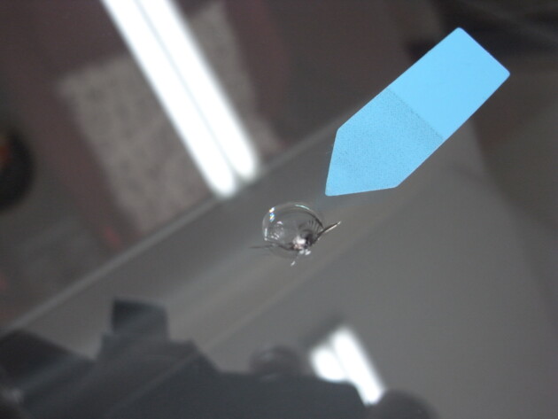 ダイハツコペン フロントガラス飛び石