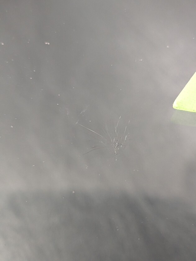 チェイサー1.5cmのひび割れ