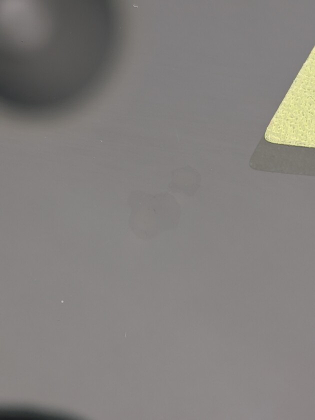 ヴォクシー1.8cmのひび割れ