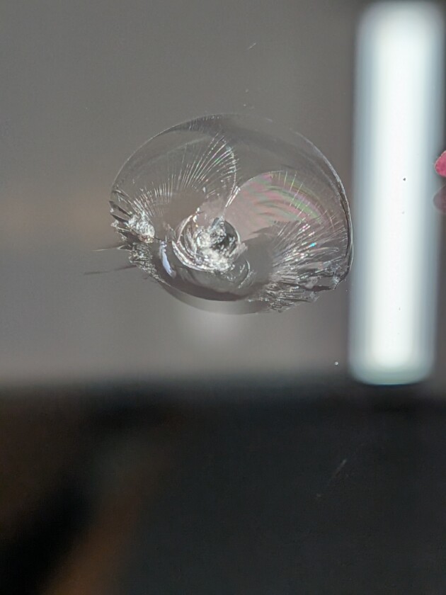 エブリィワゴン1.5cmのひび割れ