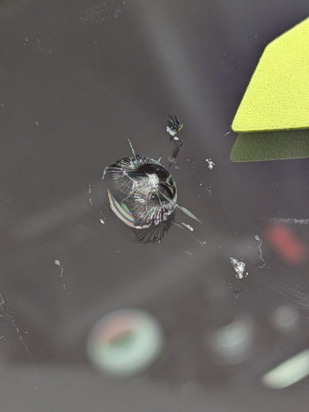 CX-5ウインドリペア2cmのひび割れ