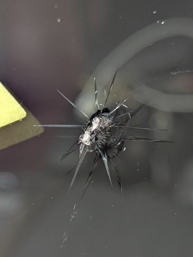 NX1.9cmのひび割れ