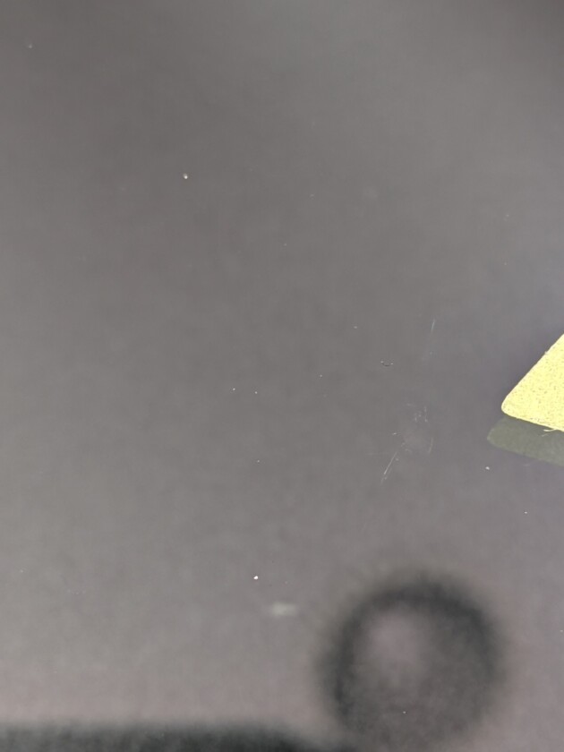 プリウス1.3cmのひび割れ