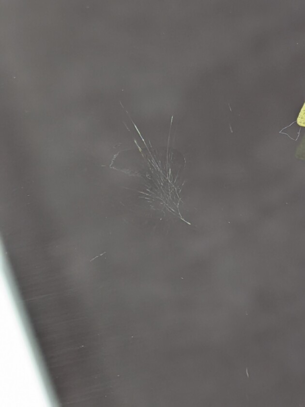 キャラバン1.5cmのひび割れ