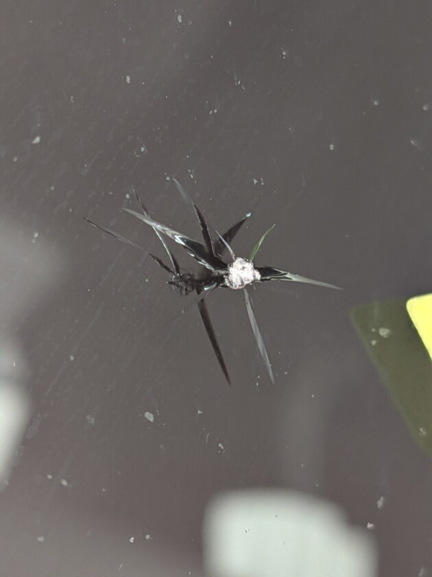 ヴォクシー1.7cmのひび割れ