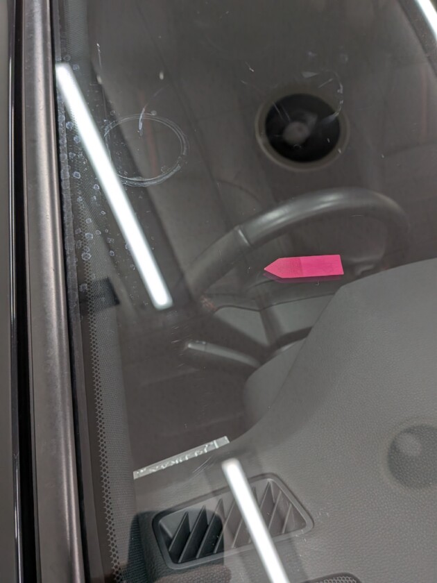 RAV4直径1.7cmのひび割れ