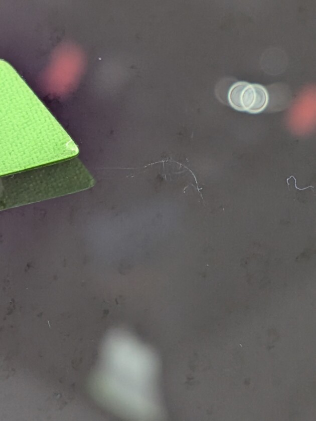 プレマシー1.5cmのひび割れ