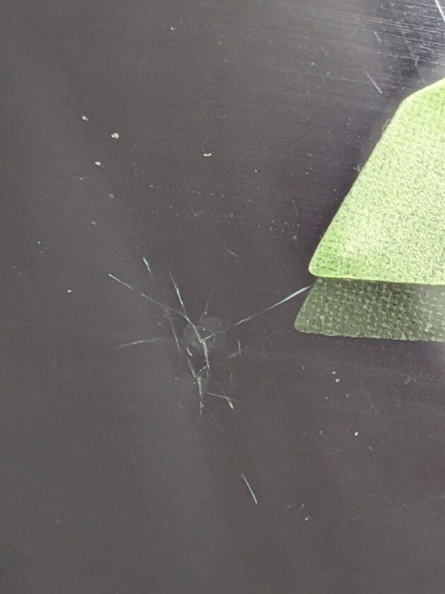 レグナム1.5cmのひび割れ