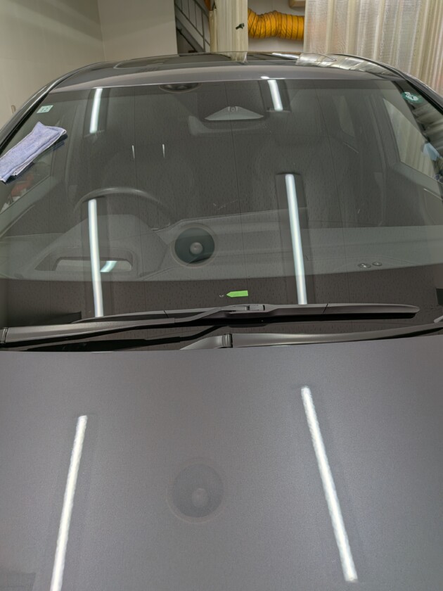 レクサスNX黒い所のひび割れ