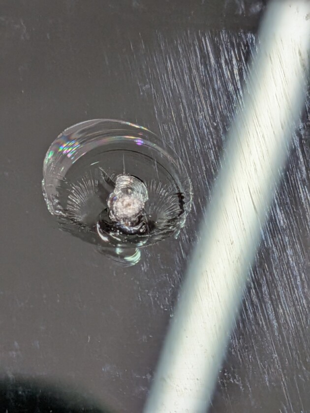 ムーブキャンバス1cmのひび割れ