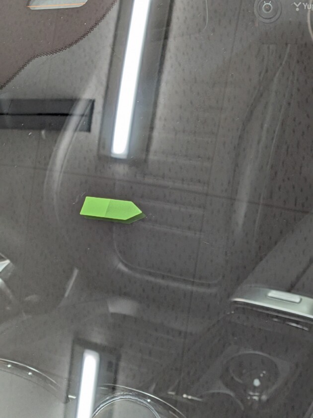 GLC220d1.4cmのひび割れ