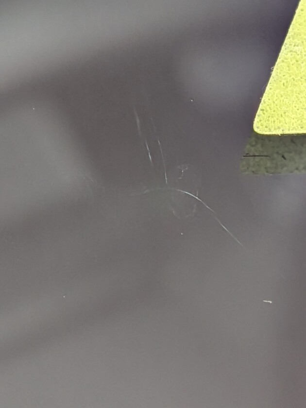 シエンタ1.6cmのひび割れ