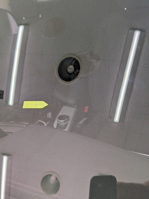 BMW1シリーズ1.6cmのひび割れ