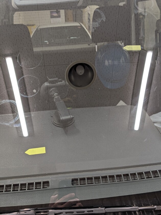 ハイゼットカーゴ1cmのひび割れ2つ