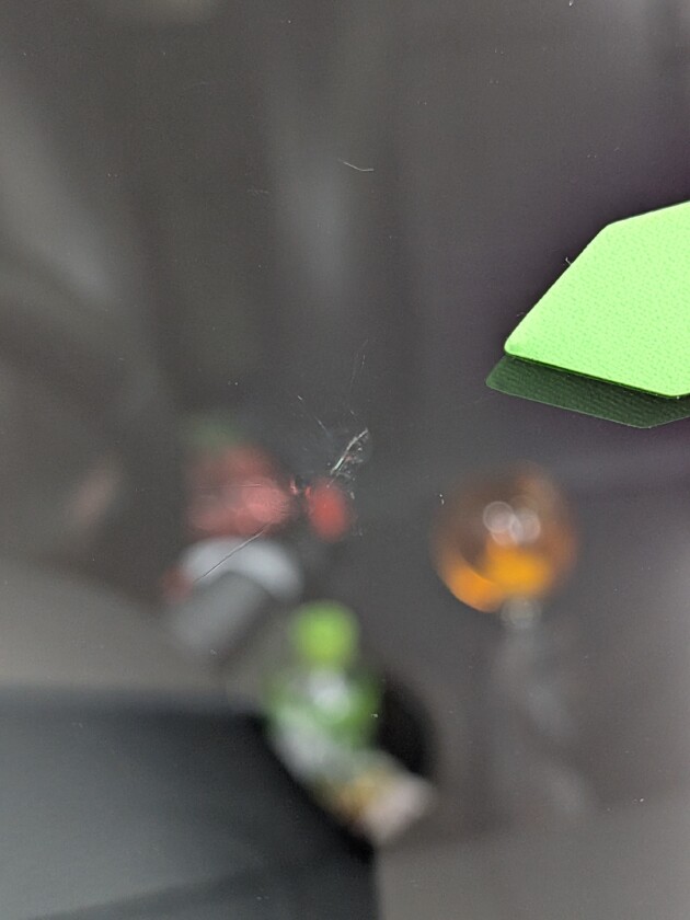 None2.7cmのひび割れ