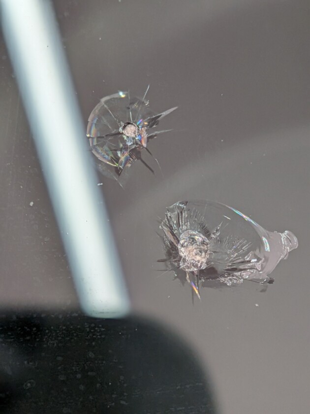 ハイゼットカーゴ1.5cmと1cmのひび割れ